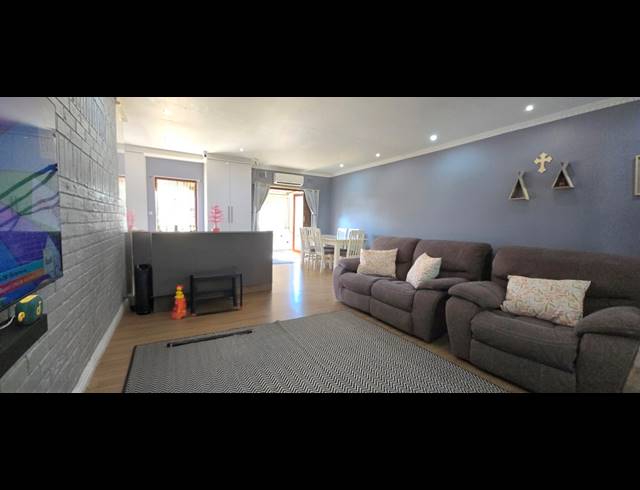 3 BEDROOM SIMPLEX FOR SALE IN MALVERN